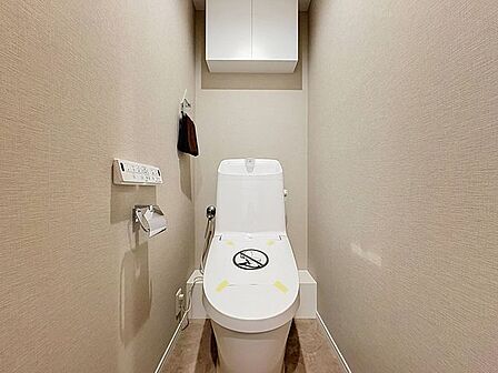 「ウォシュレット機能付き」優れた節水効果や汚れが付きにくい便座など、ほしかった機能が揃ったウォシュレット一体型トイレです。