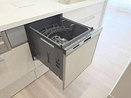 「家事ラク食洗機搭。。」たくさんの洗い物が出ても食洗機付きキッチンなら安心ですね。洗い物の手間を減らすことでご家族での会話も増え楽しい新生活の始まりです。