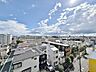 その他：「眺望」穏やかな街並みを一望しながら、爽やかな風と柔らかく降り注ぐ陽光を感じて頂けます。