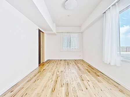 「2面採光の居室」居室に窓が2ヶ所あるので、明るさの確保と、風の通り道ができることで換気のしやすいお家になっています。