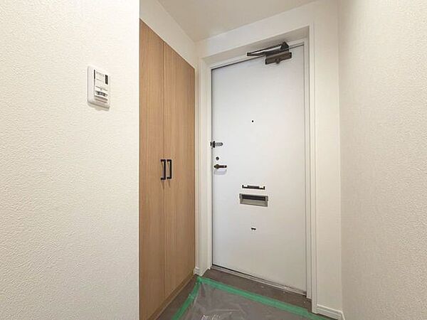 玄関を拡大表示