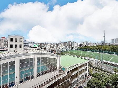 「眺望」心地よい風を感じながら、青空を眺め一息つくことのできる住空間です。