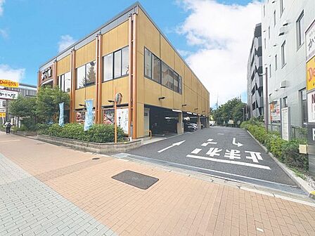 デニーズ高島平店 徒歩3分。 210m