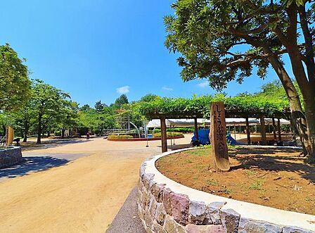 しょうぶ沼公園 徒歩7分。 510m