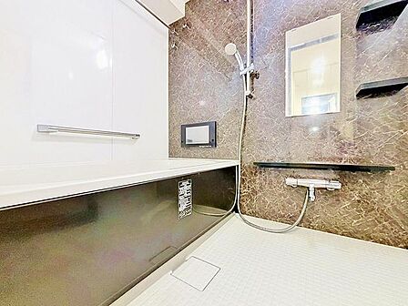 「癒され空間のバスルーム」1日の疲れを取り心身を癒すことができる住まいの中のリラクゼーション空間、リラックスできるよう優しいカラーをチョイスしました。