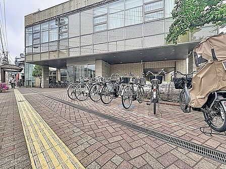 「松江区民プラザ」 660m