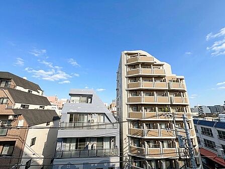 「眺望」心地よい風を感じながら、青空を眺め一息つくことのできる住空間です。