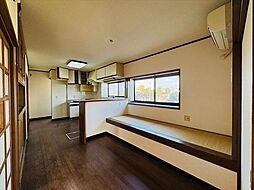 熊本市南区銭塘町　中古戸建 5DKのリビング/ダイニング