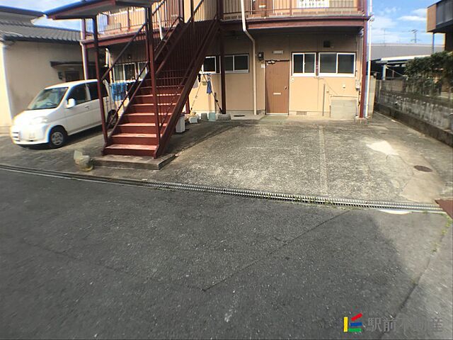 12 / 16