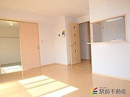 ヴェル・プロフォーン　C棟 207 2階2LDKのリビング/ダイニング