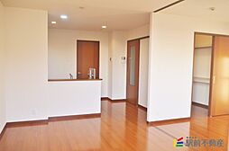 シュトラール　C棟 101 1階3LDKのリビング/ダイニング