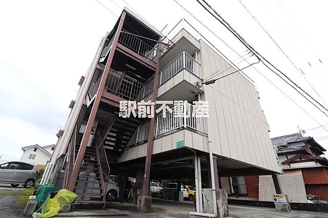 17 / 35