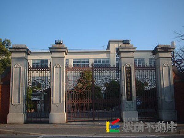 画像27:福岡県立明善高等学校 歴史ある正門