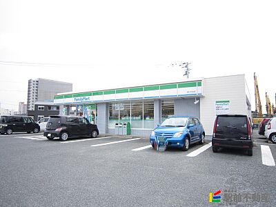 周辺：ファミリーマート　柳川中央店 