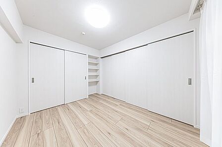 各部屋に収納有り!ご家族それぞれの荷物の収納に便利です。