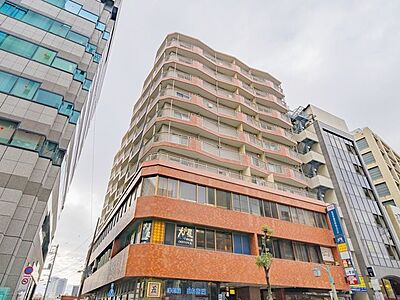 外観:外壁タイル貼りの落ち着いた佇まいです。 外観:外壁タイル貼りの落ち着いた佇まいです。