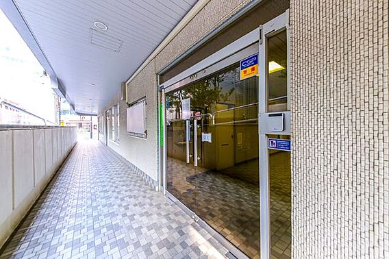 重厚感のあるエ...