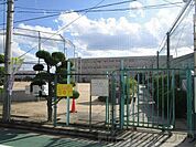 高槻市立松原中学校 徒歩6分。 460m