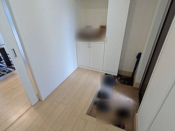 玄関を拡大表示