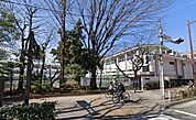 豊島区立池袋小学校（514m）