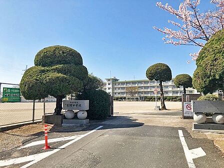 引野中学校 672m