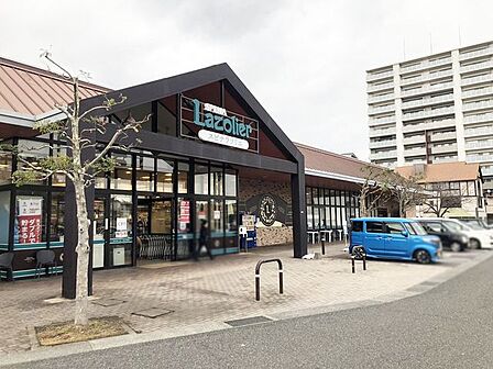スピナソラリエ高見店スピナソラリエ高見店 818m