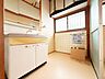 洗面：【岡垣町海老津 中古戸建】全居室6帖以上♪シャンプードレッサー♪駅まで徒歩約9分♪