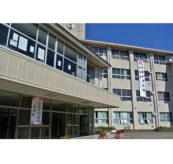 画像7:中学校「和歌山市立貴志中学校まで1515m」