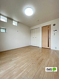 ピアニー関戸　II 202 2階1Kのリビング/ダイニング