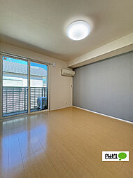 D-room内原　B棟 B203 2階3LDKのリビング/ダイニング