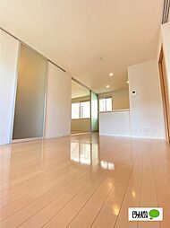 シャーメゾン縁 103 1階2LDKのリビング/ダイニング