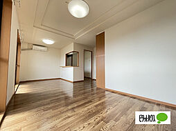 グランドアーネスト 205 2階1LDKのリビング/ダイニング