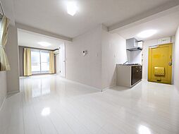 ピカデリーサーカス 203 号室 2階ワンルームのリビング/ダイニング