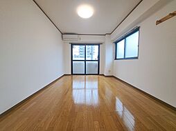 ラディ yamamoto 402 号室 4階1Kのリビング/ダイニング