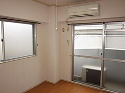 グリーンコート 301 号室 3階2DKのリビング/ダイニング