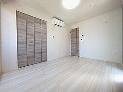 レーヴ・リボンYK 201 号室 2階1Kのリビング/ダイニング