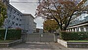 中学校「東松山市立松山中学校まで760m」
