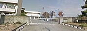 中学校「東松山市立東中学校まで566m」