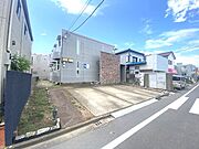 外観＆駐車場（別途契約、空き要確認）