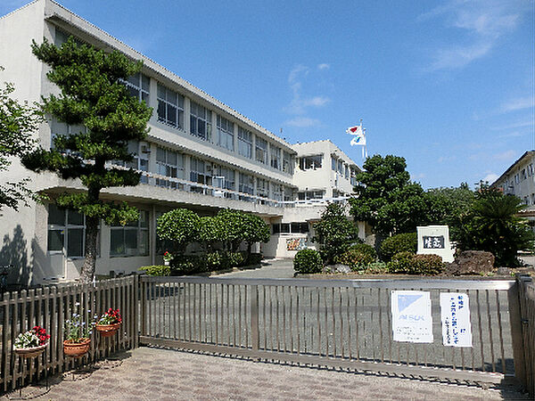 画像18:浜松市立蜆塚中学校（793m）