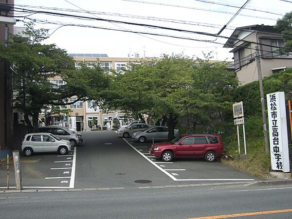 画像16:浜松市立高台中学校（1969m）
