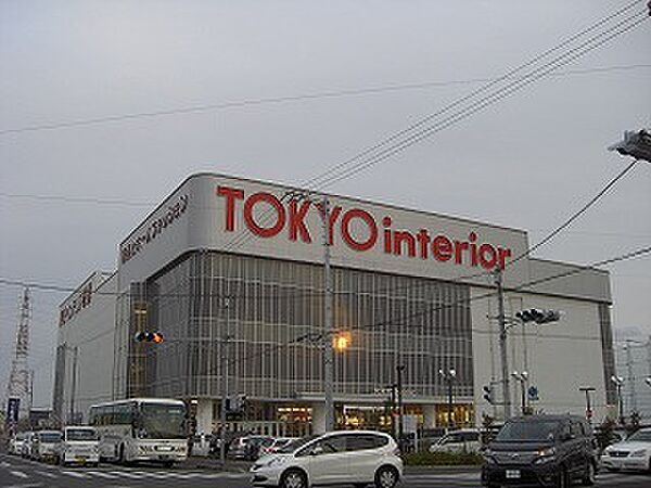 東京インテリア（93m）