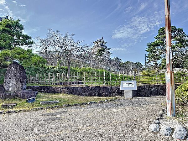 周辺：掛川城公園（896m）