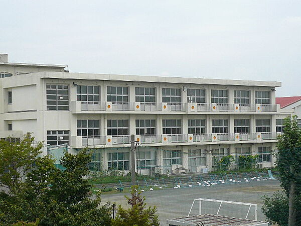 画像18:袋井市立袋井西小学校（452m）