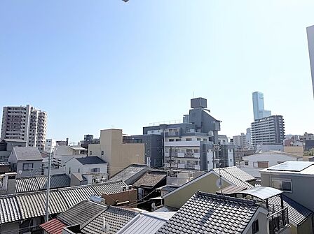 バルコニーからあべのハルカスが見えます♪