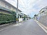 その他：閑静な住宅街に佇む物件。穏やかな住環境で、落ち着いた暮らしを実現します。