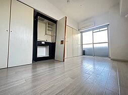 よつばビル 6階ワンルームのリビング/ダイニング