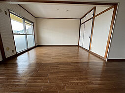 ハイツ古江 3階2LDKのリビング/ダイニング