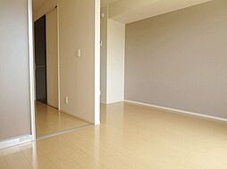 エクセレント 105 1階1LDKのリビング/ダイニング