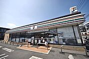 セブンイレブン草加西町保健所通り店 433m